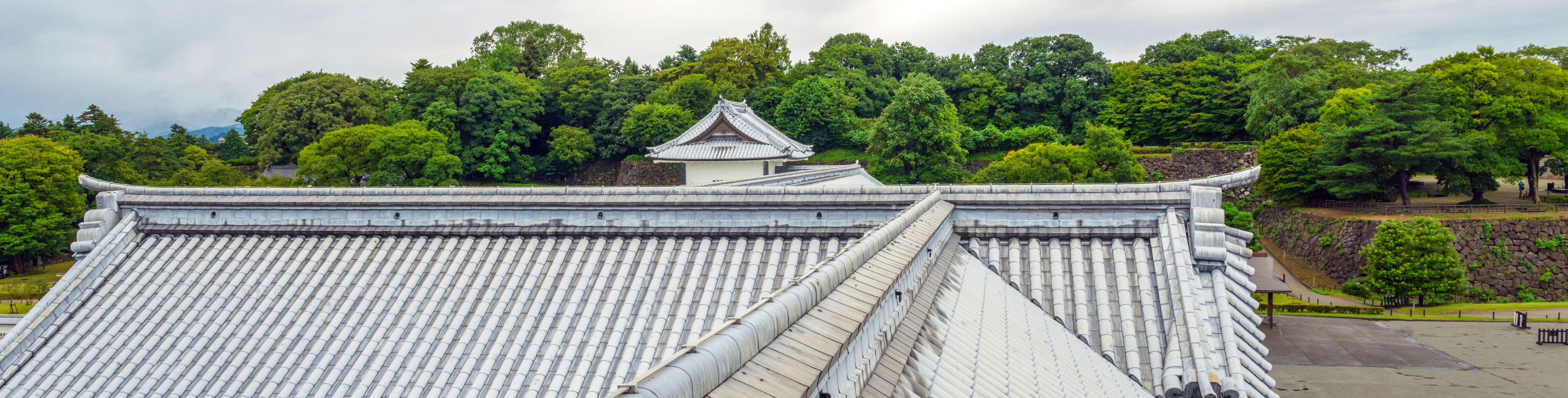 瓦屋根